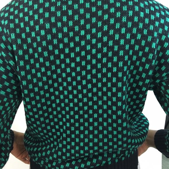 COMFY GREEN & BLACK SWEATER!! - Picture 5 of 6